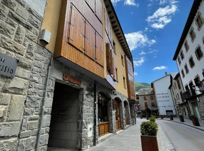 El Atico Nuevo En El Centro Con Ascensor, Garaje, Aire Acondicionado Y Wifi Biescas (Aragon)